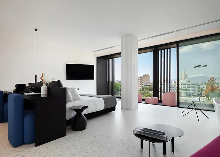 Map Boutique Готель 4*